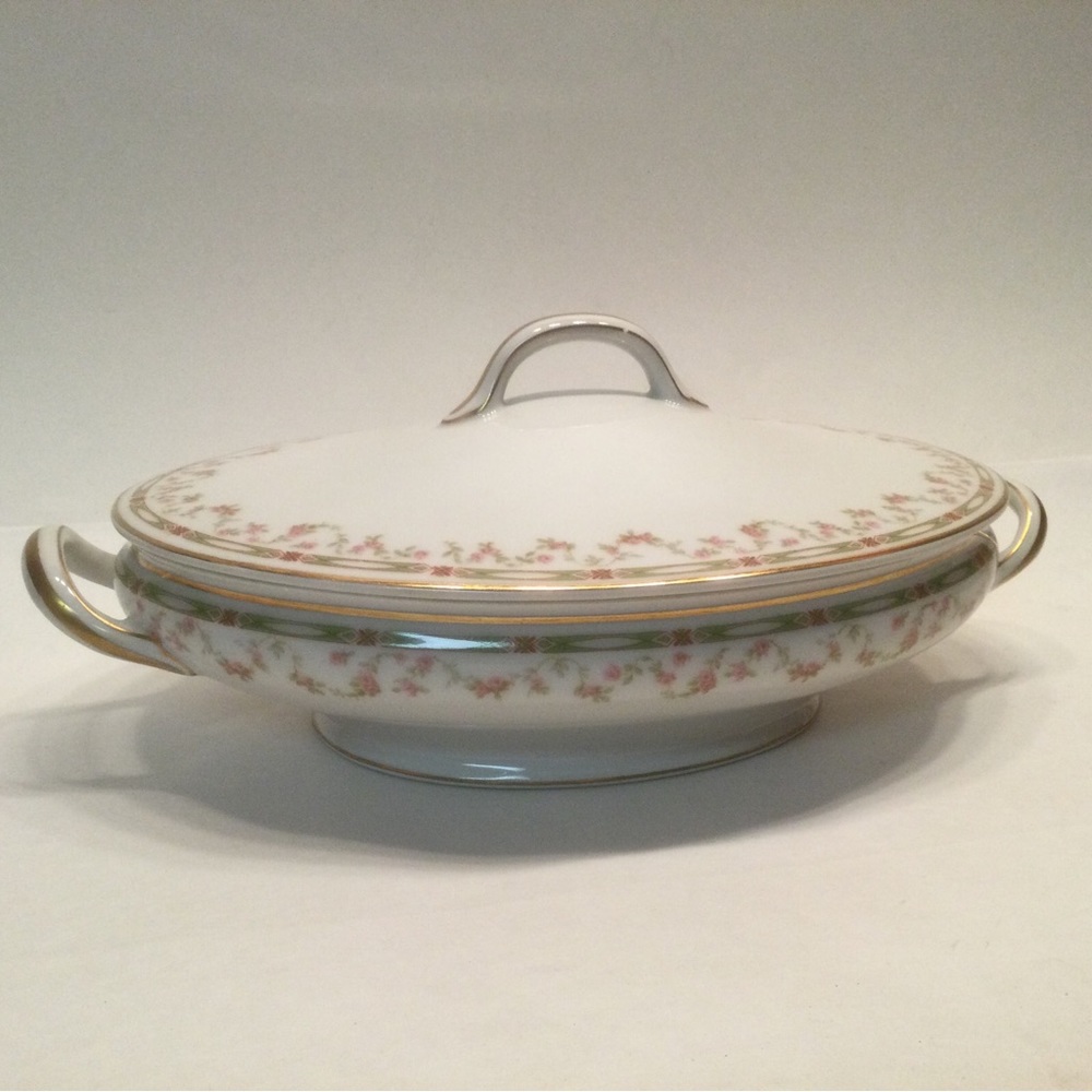 HAVILAND china Limoges France Schleiger 346 Round Covered Vegetable Serving